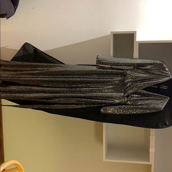 Metalic Pronovias Party gown - Picture 3 of 7